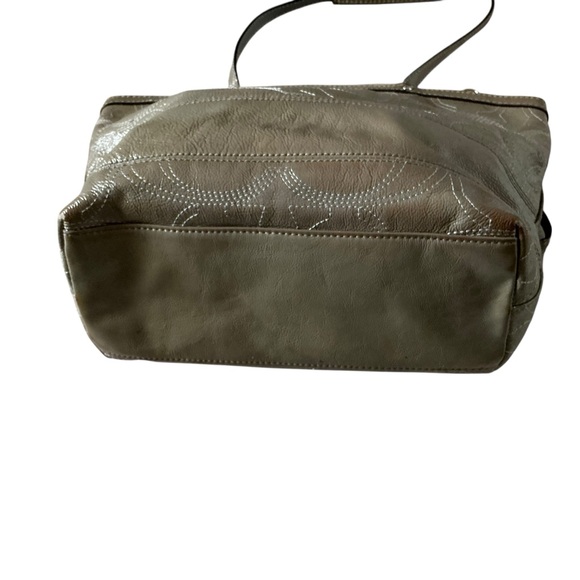 Vintage Coach stitch outline C signature olive grey patent leather tote - Picture 6 of 15